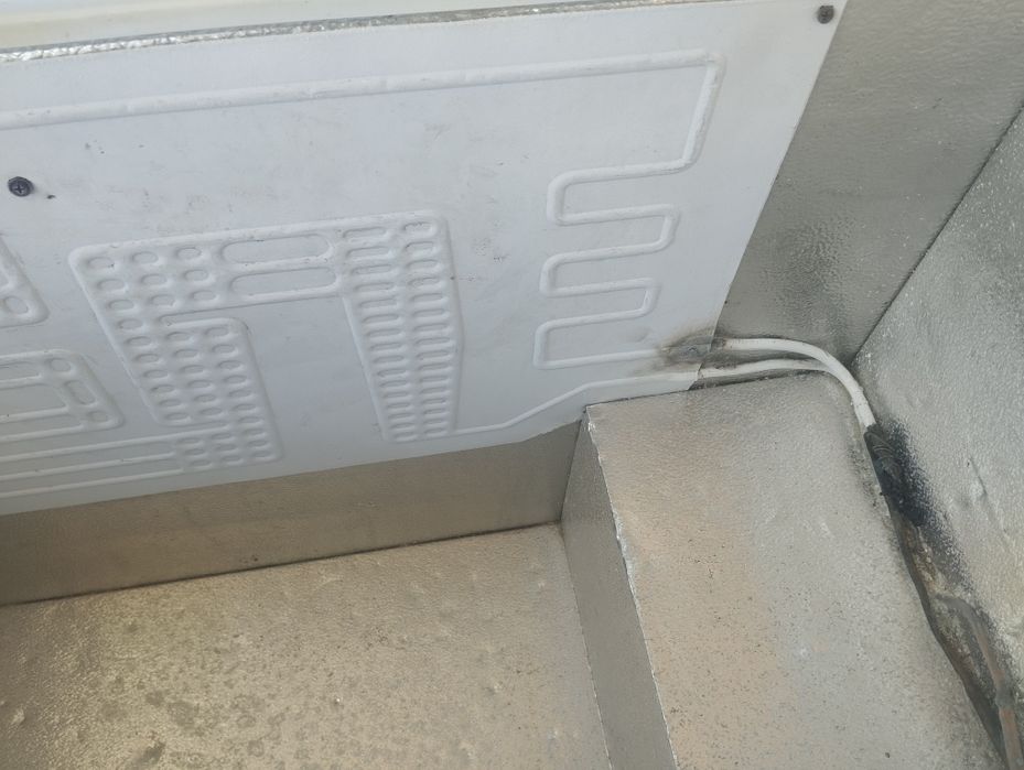 Холодильник сотилади