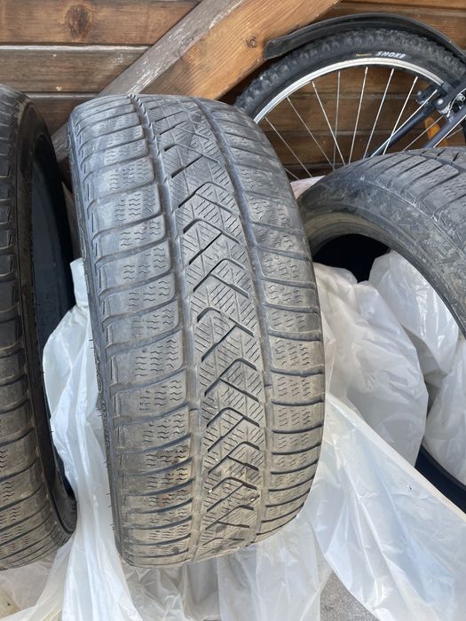 Cauciucuri iarna Pirelli