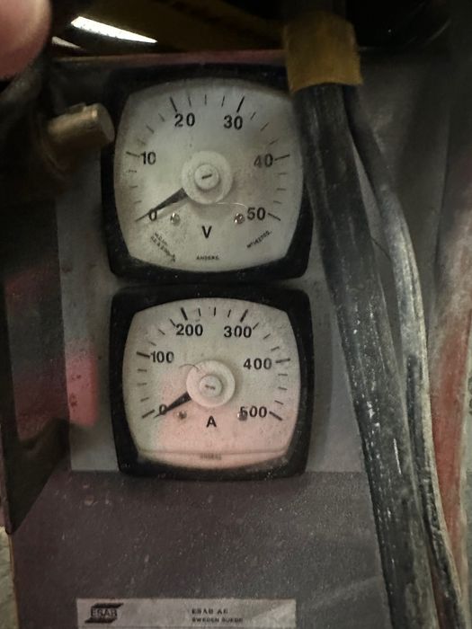 Професионален телоподаващ заваръчен апарат ESAB. LAG400