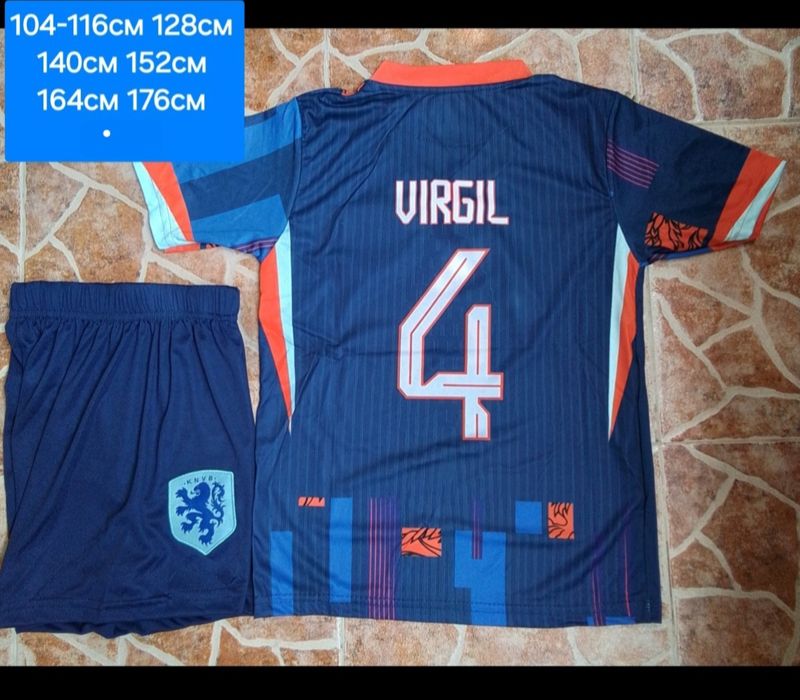 VIRGIL 4 детско юношески футболни екипи Нидерландия и Ливърпул