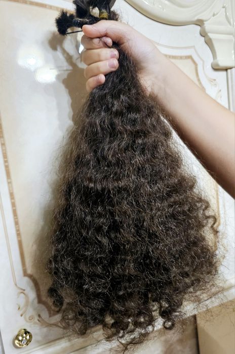 Кудрявые женские волосы