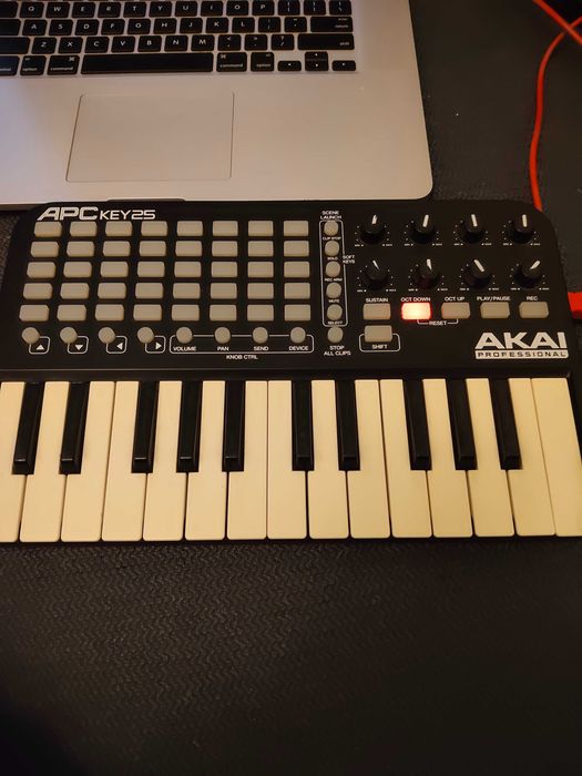PACHET | BUNDLE Controller MIDI Smart Pioneer DDJ-200 cu Bluetooth + Akai LPK25 + APC Key25