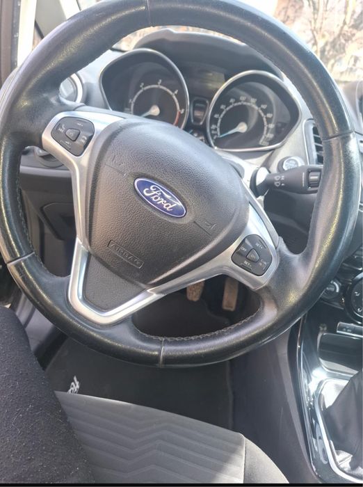 Vand /schimb Ford Fiesta titanium 1.6tdci