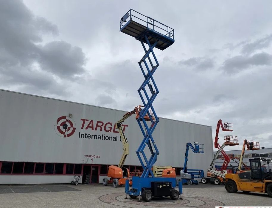 Inchiriere Nacela Diesel 12m inaltime de lucru