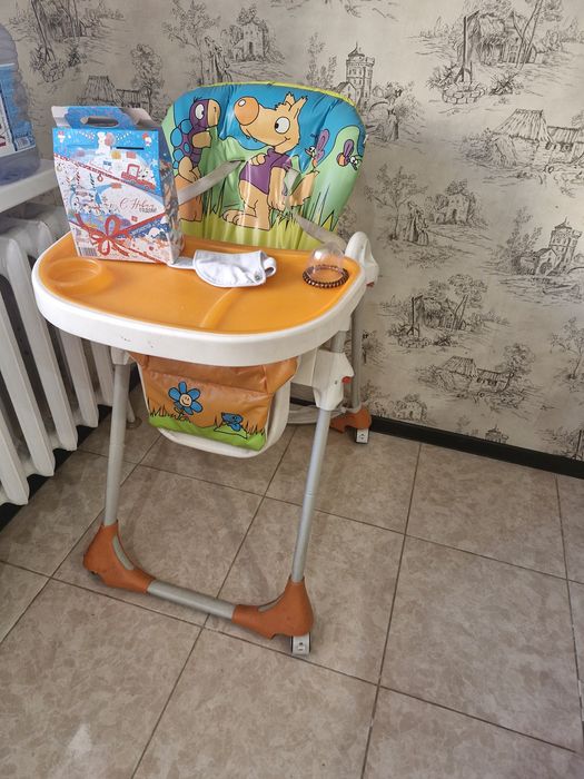 Отдам даром. Стульчик для кормление.