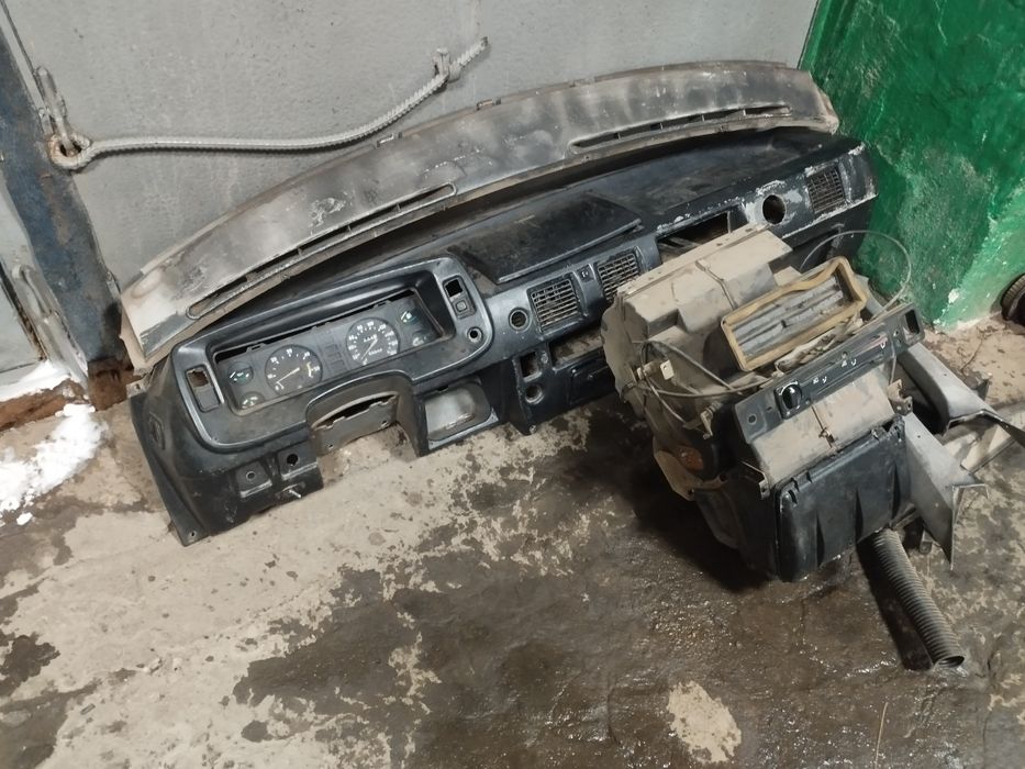 Панель с щитком приборов Газель старого образца
