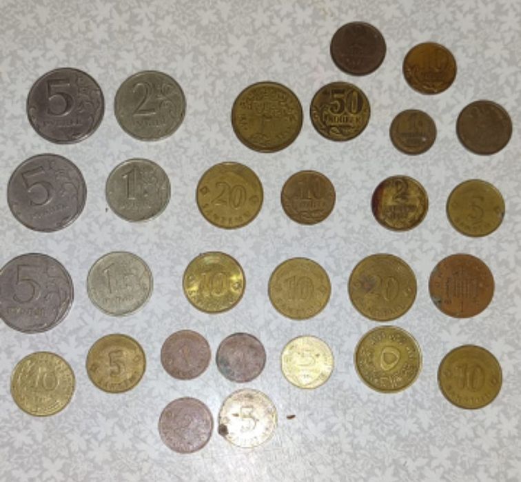 Продам старинные монеты