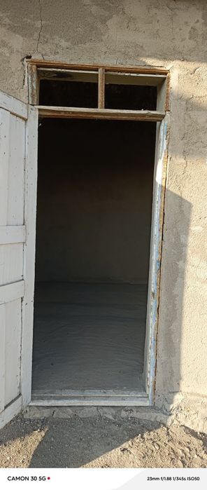 Уй сотилади ховуз  ошхона тандир айвон 3 хона 1 айвон хамма жой блокда