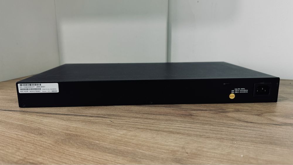 HP 1820-24G (J9980A) управляемый коммутатор