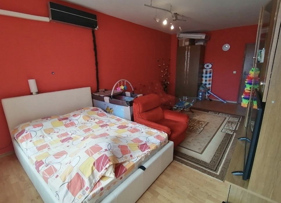 Продава се Двустаен апартамент в Бургас, Славейков - 60 кв.м за 1250 €/кв.м - Снимка #2