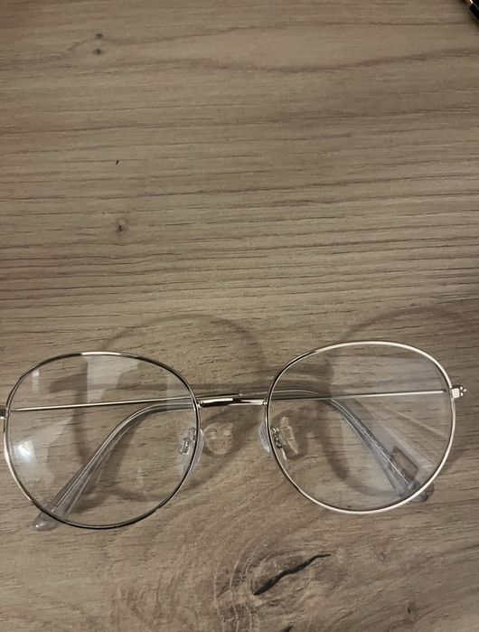 Очила с прозрачни стъкла 2 бр. за 20 лв