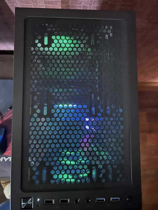 Настолен Компютър