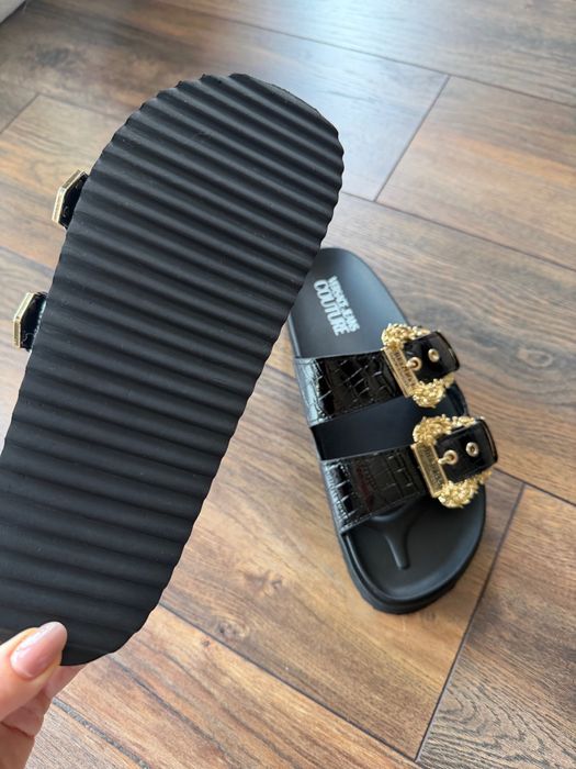 Оригинални дамски чехли Versace Jeans Couture – черни