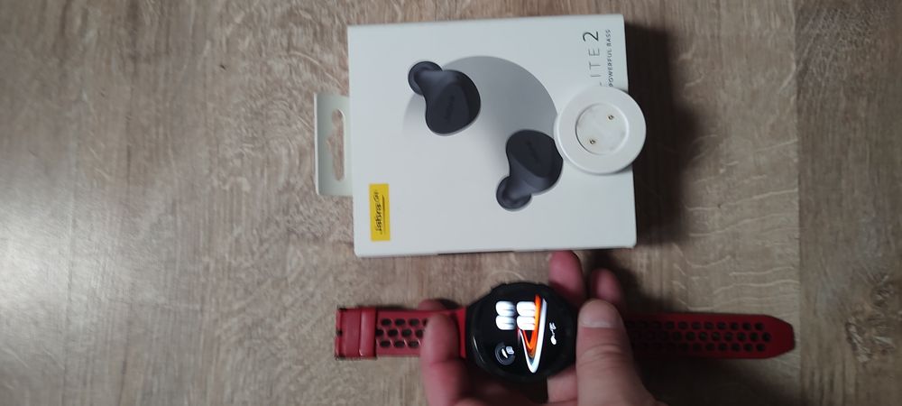 Smartwatch Huawei , și căști bluetooth