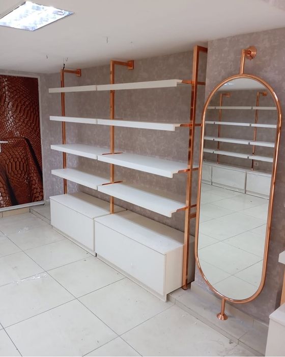 Стилажи и манакени за магазини