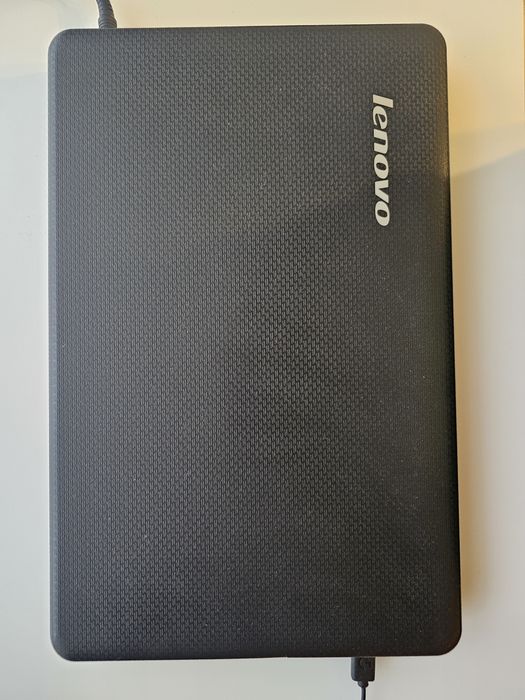 Laptop Lenovo negru