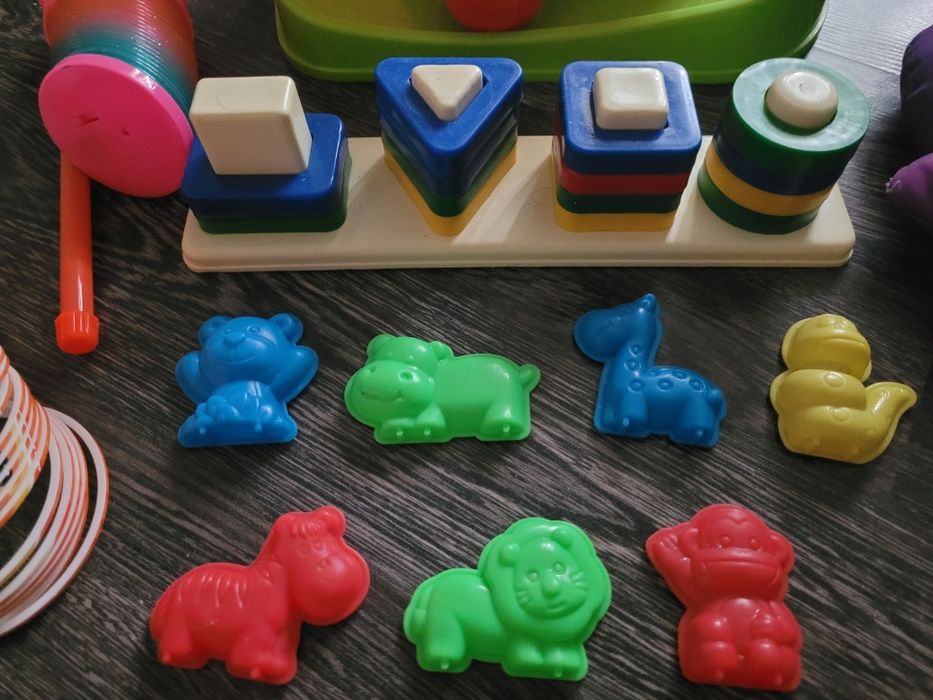 Продам развивающие игрушки