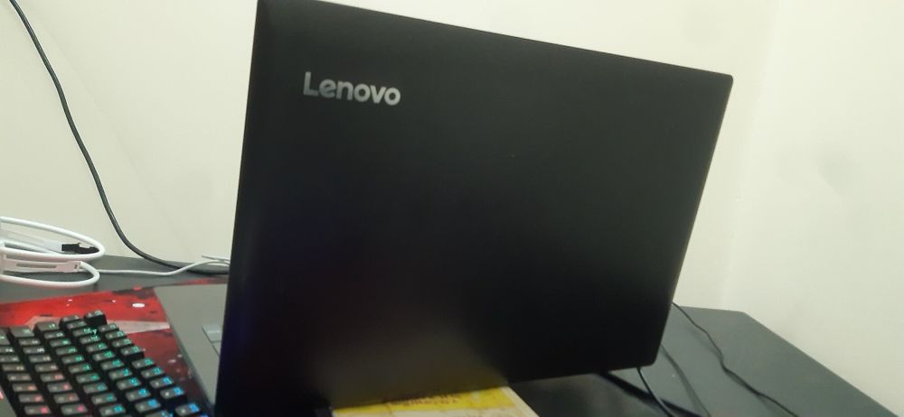 ноутбук Lenovo, полный комплект