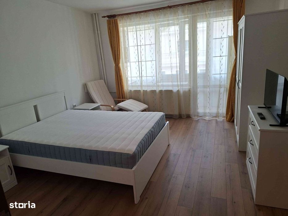 Inchiriez garsoniera nou renovata vis a vis de Athenee Palace