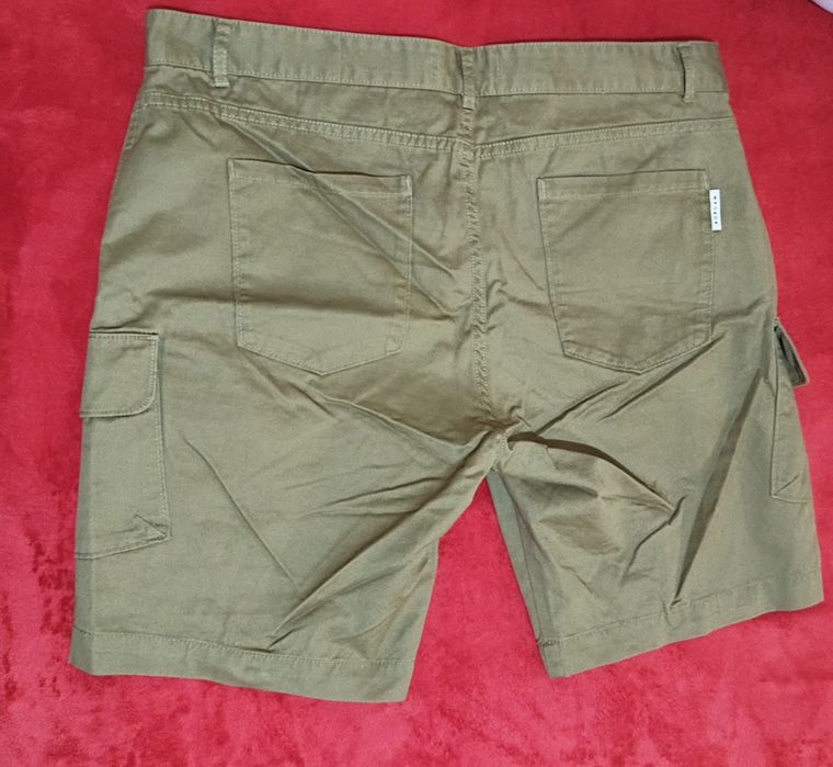 Pantaloni scurti marimea XL