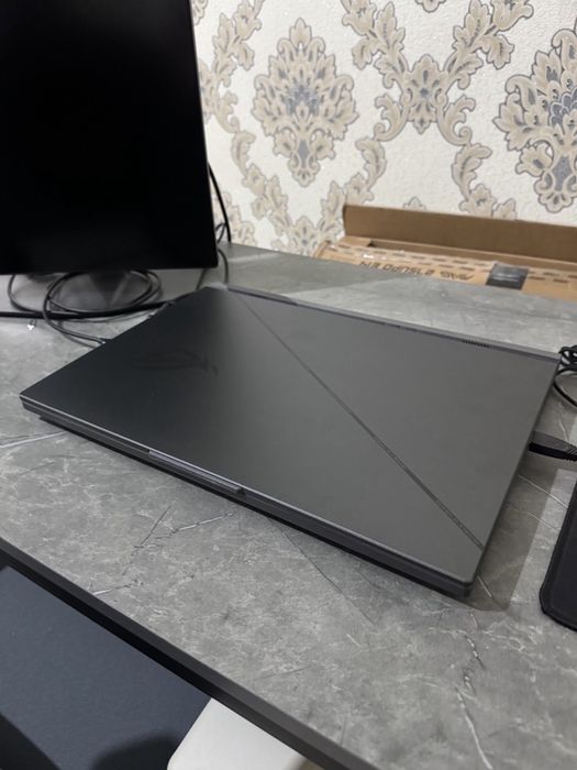 Asus Rog Strix I9 14900HX, RTX 4060, 64 Ram, 18 dm 240Hz, 3T SSD
