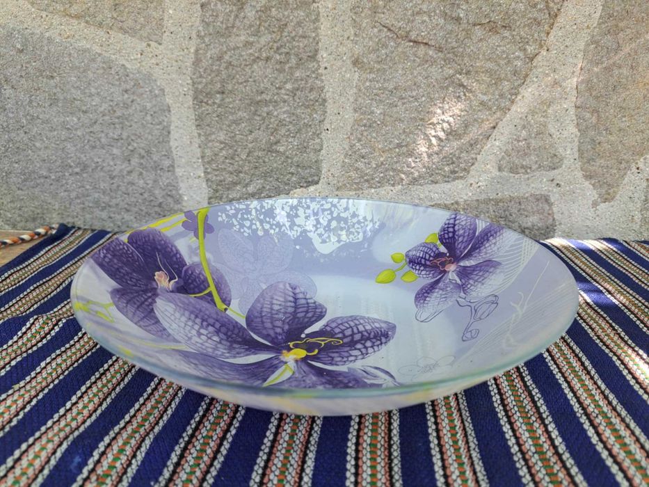 Две красиви купи за плодове или друго