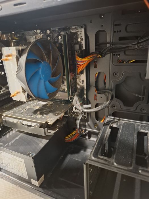 Компютър с ryzen 5
