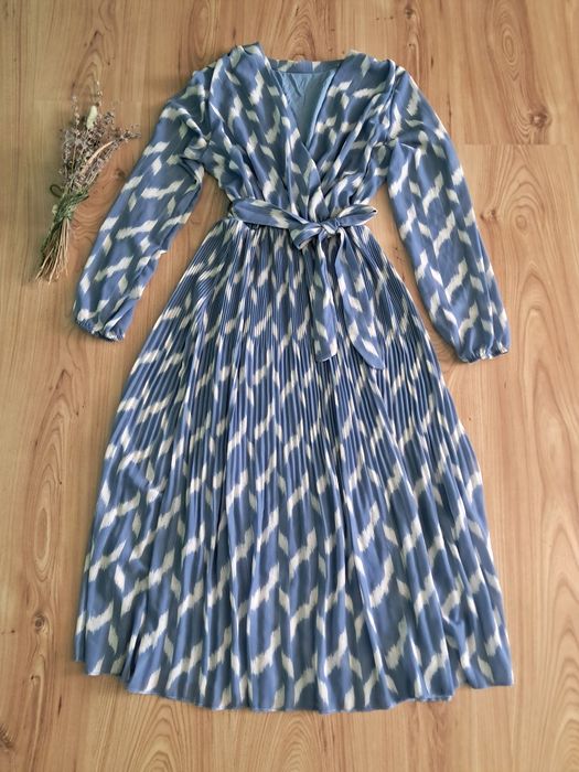 Прекрасна дамска рокля