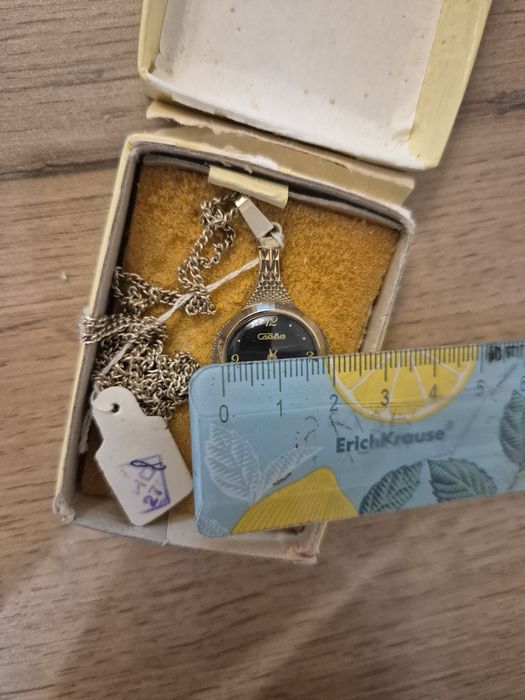 Часы новые Слава позолоченные