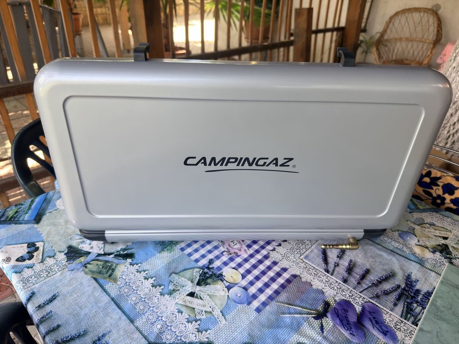 Campingaz Camping Kitchen 2 Multi-Cook, cu o putere de 4500 W.