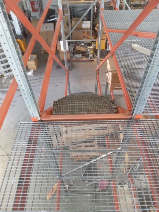 Rafturi metalice portapalet zincate