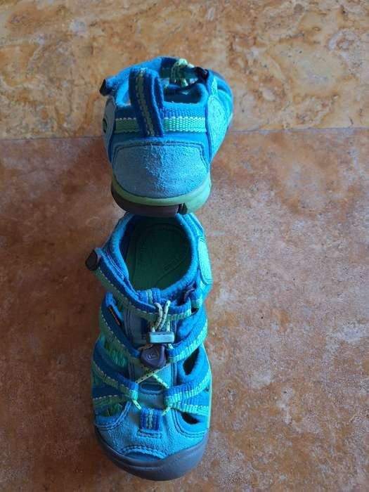 Vând sandale Keen copii 28