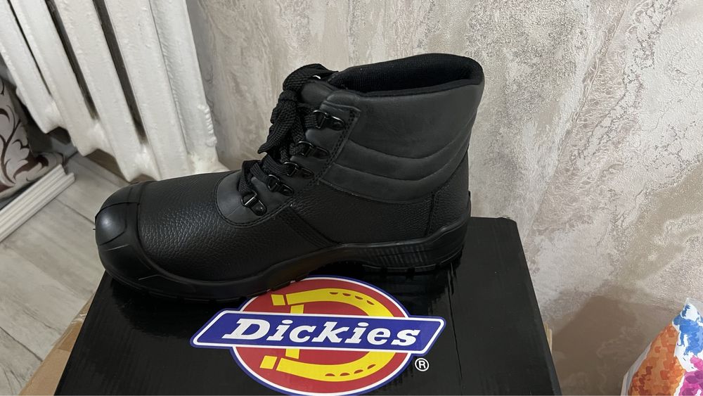 Новые спец ботинки Дикис