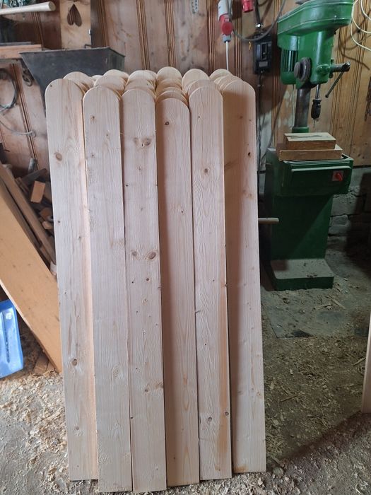 Vând scânduri pentru gard