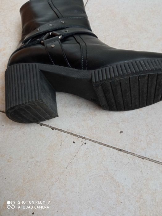 Естествена кожа боти черни