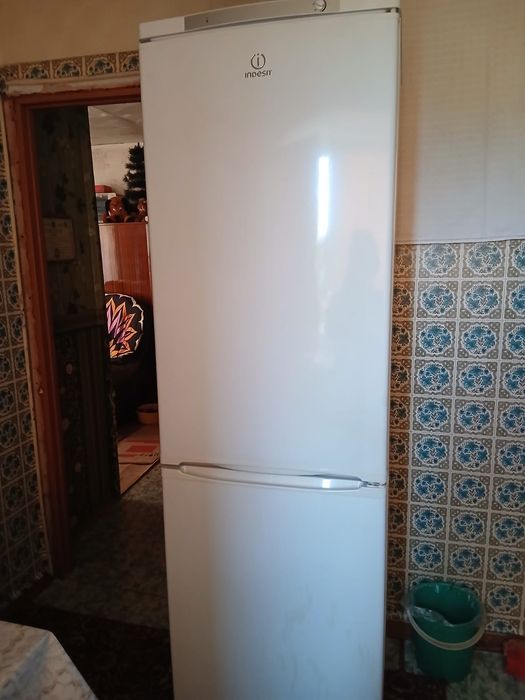 Продам холодильник б/у