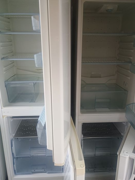 Frigider înalt cu congelator 3/4 sertare