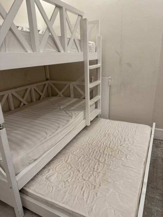 Продается двухъярусная детская кровать