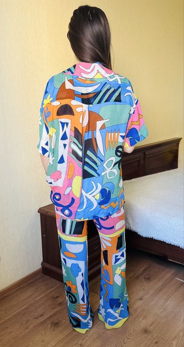 Продам костюм Zara!