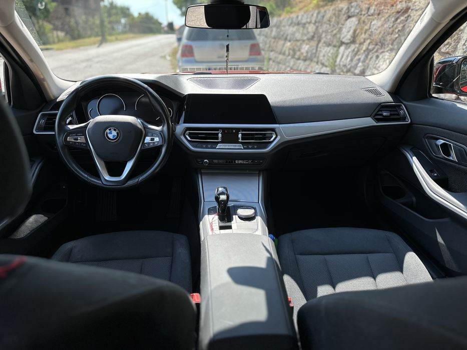 BMW G20 седан салон