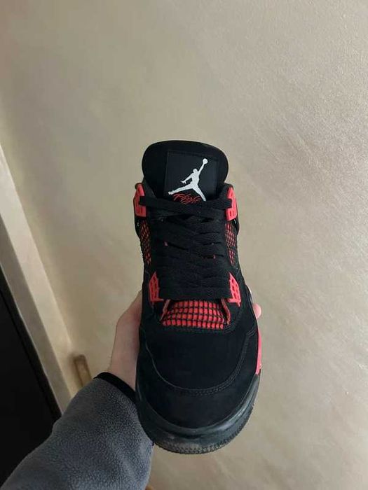 Nike Air Jordan 4 Retro “Red Thunder