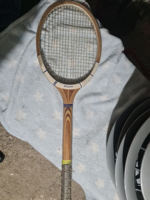 Paleta racheta tenis Reghin