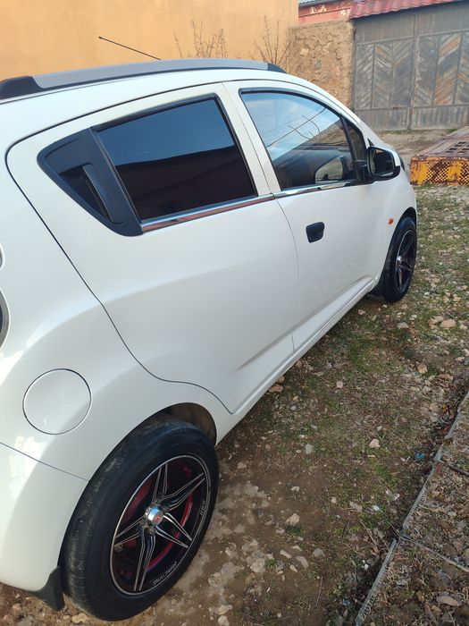 Chevralet spark mexanika yili 2011 yurgani 26000 narxi 4800