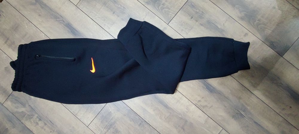 Мъжки екип на Найк