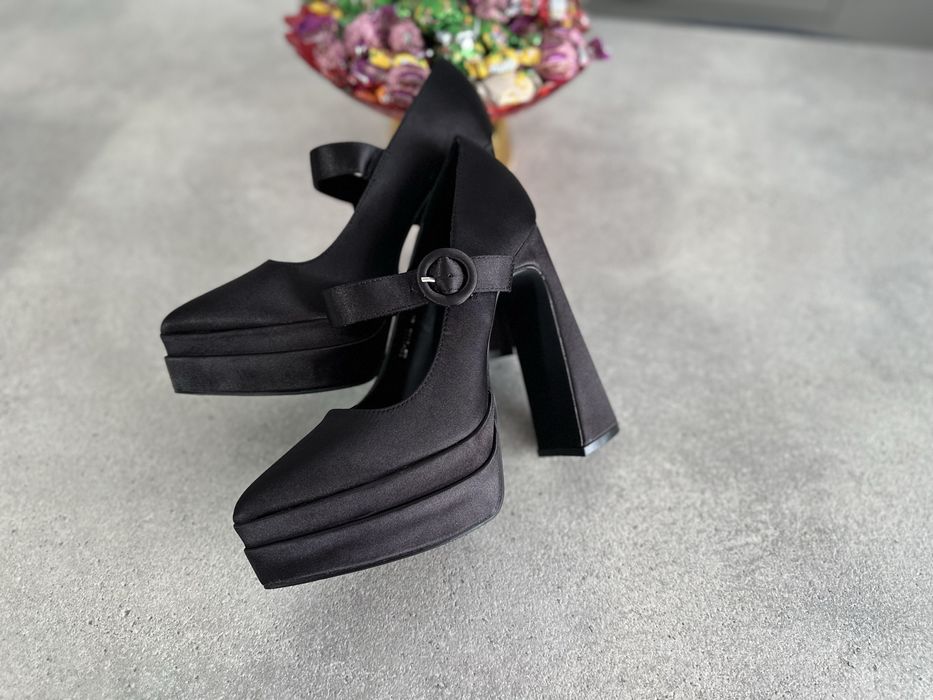 Pantofi noi tip stiletto