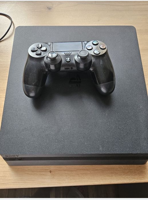 Play station 4 1TB ( Ps4 )