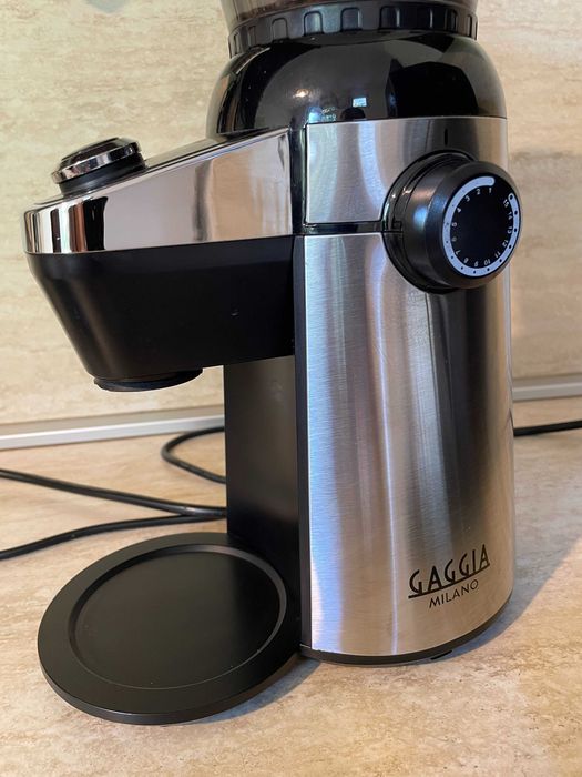 Кафемашина / еспресо Gaggia Classic RI9480 + кафемелачка Gaggia MD15 + премиум аксесоари