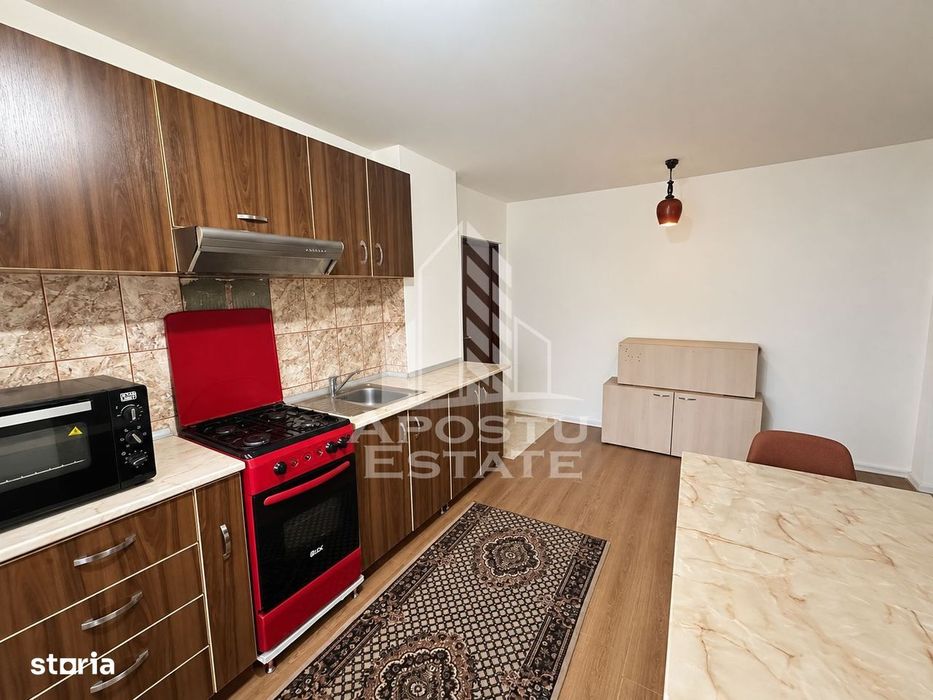 Apartament cu 3 camere,semidecomandat,centrala proprie ,zona Girocului