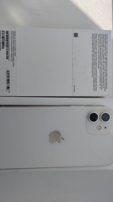 Смартфон  iPhone 12