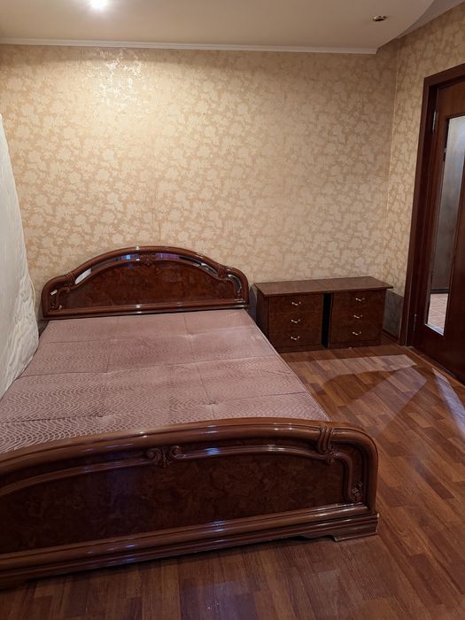 Продам спальный гарнитур